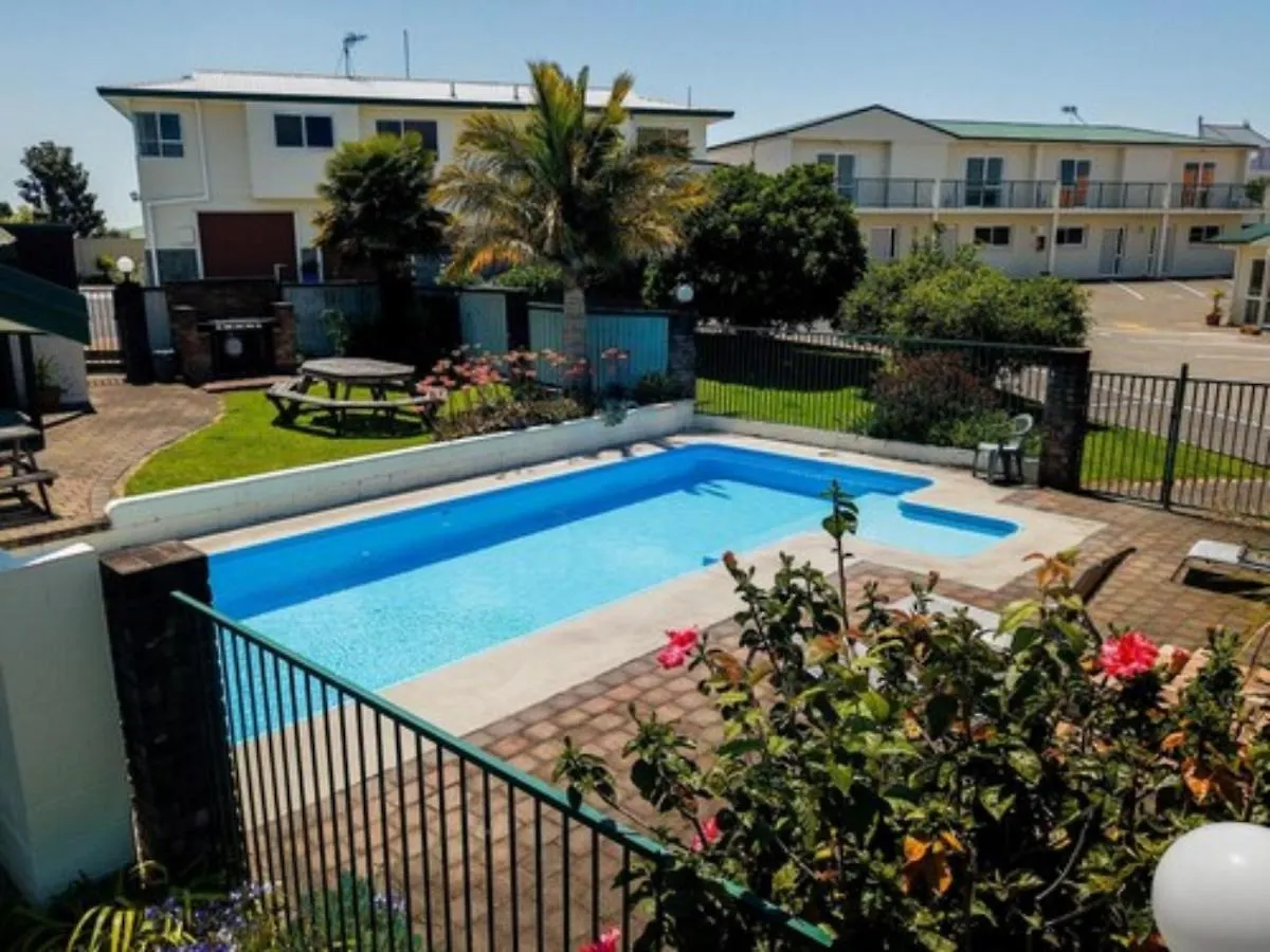 Cottage Park Thermal Motel location